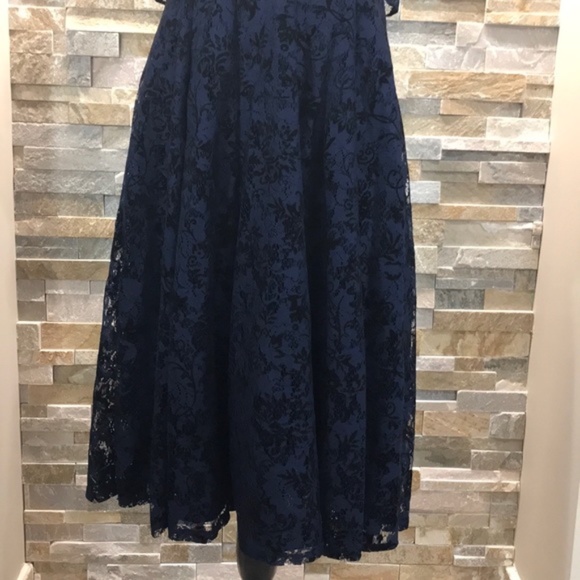 Gabby Skye Lace Navy Dress - Picture 4 of 5